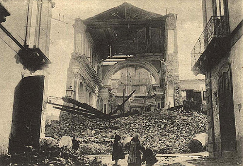 I resti della chiesan del Rosario di Reggio Calabria, dopo il violento terremoto del 1908